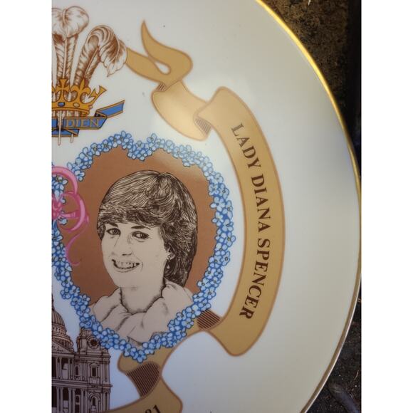 Royal Worcester Prince Charles And Lady Diana Commemorative Plate 1981. - Picture 4 of 6